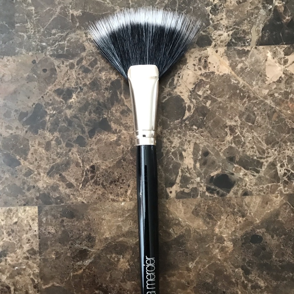 Laura Mercier Fan Brush